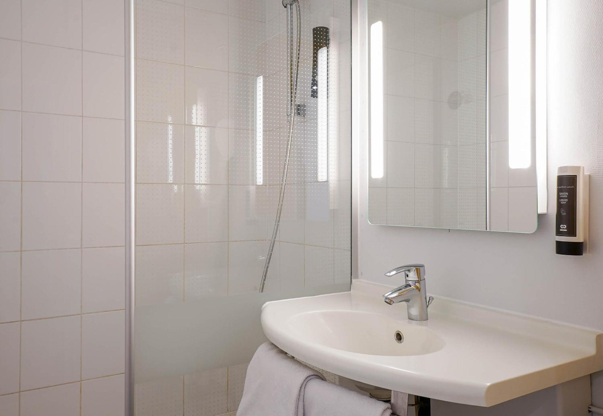 B&B Hotel Marseille Centre Vieux Port Luaran gambar