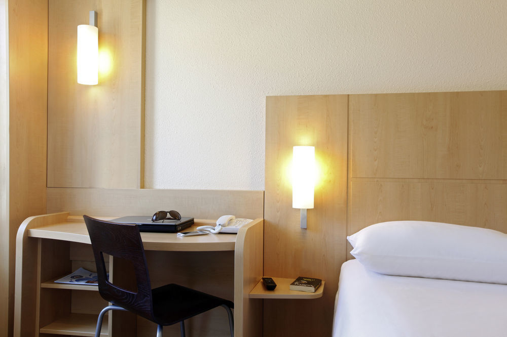 B&B Hotel Marseille Centre Vieux Port Luaran gambar